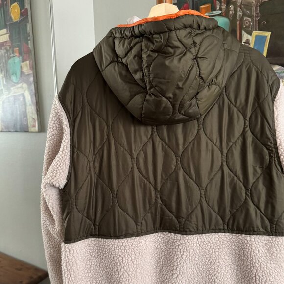 H&M - Longline Sherpa Quilted Coat in Cream/Olive Green - Picture 12 of 16